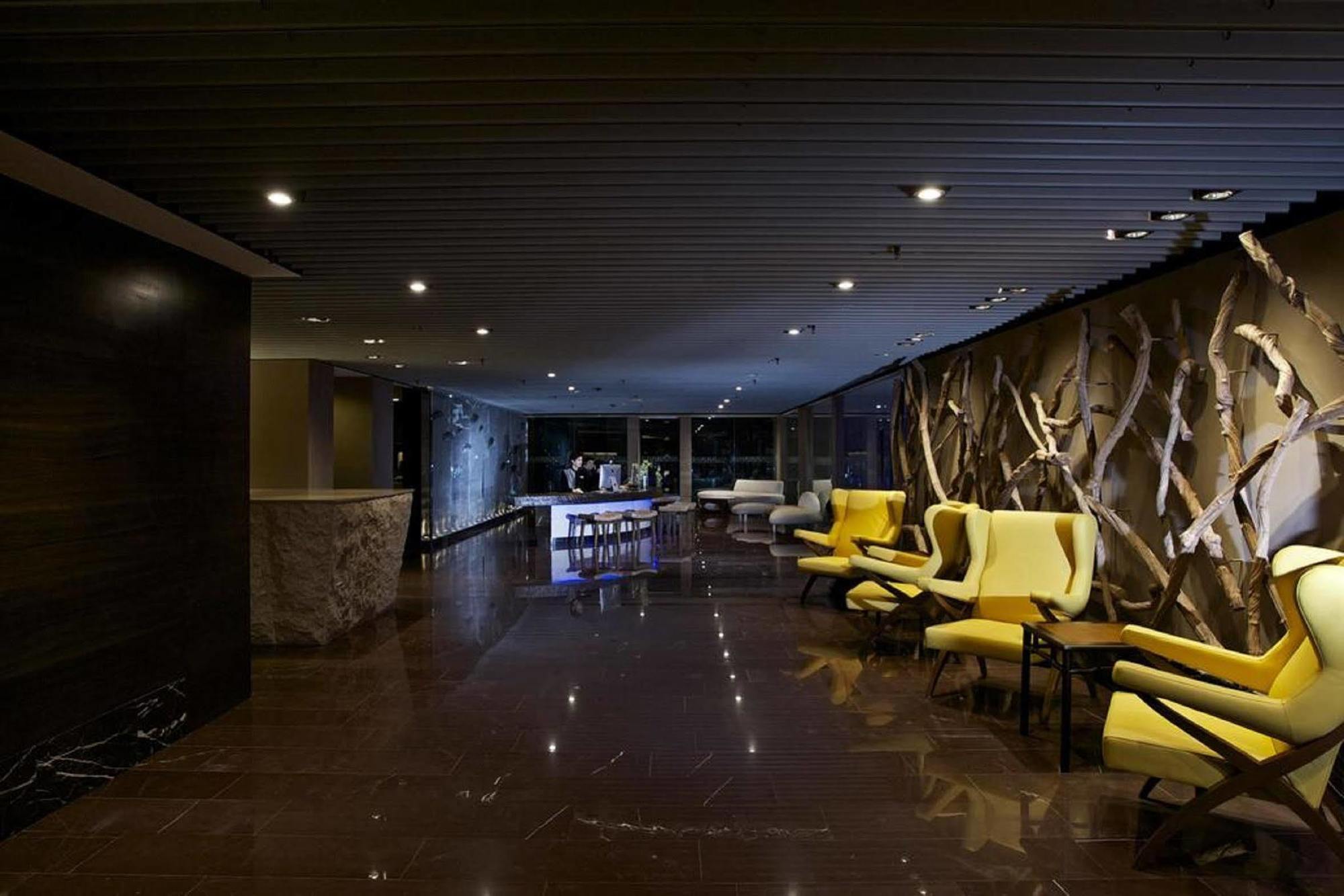 Gtower Hotel Kuala Lumpur Exterior foto The lounge at the airport